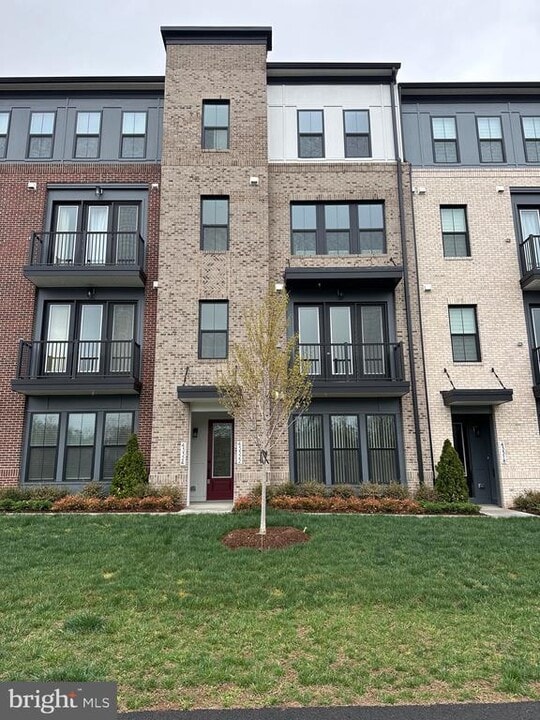43324 Farringdon Sq in Ashburn, VA - Foto de edificio