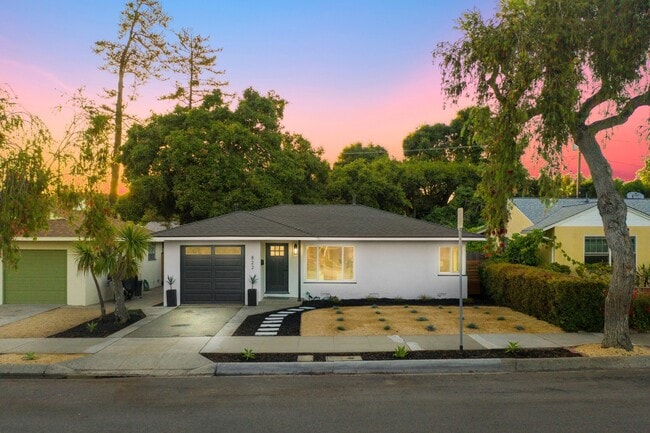 property at 822 Kentia Ave