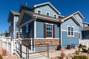 5211 Mountain Vista Hts in Colorado Springs, CO - Building Photo