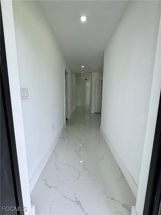 668 Chemstrand St E in Lehigh Acres, FL - Building Photo - Building Photo