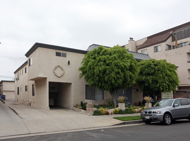 Lido Apartments - 1825 Butler Ave/1822 Col... in Los Angeles, CA - Foto de edificio - Building Photo