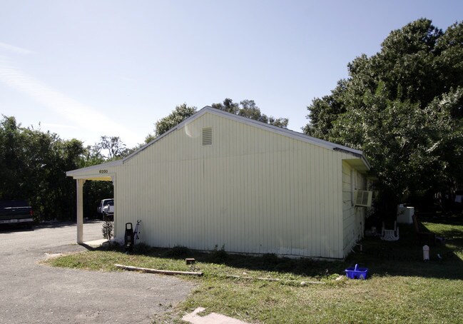 6200 15th St in Bradenton, FL - Foto de edificio - Building Photo