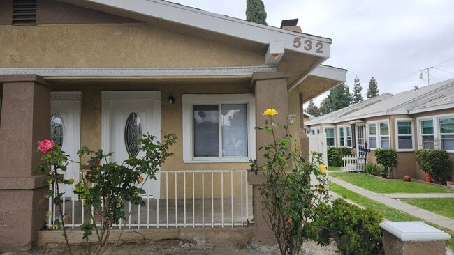 property at 532 W Chestnut St