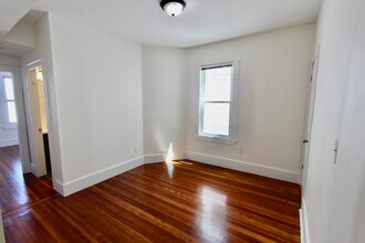 299 Lexington St, Unit 2 in Boston, MA - Foto de edificio - Building Photo