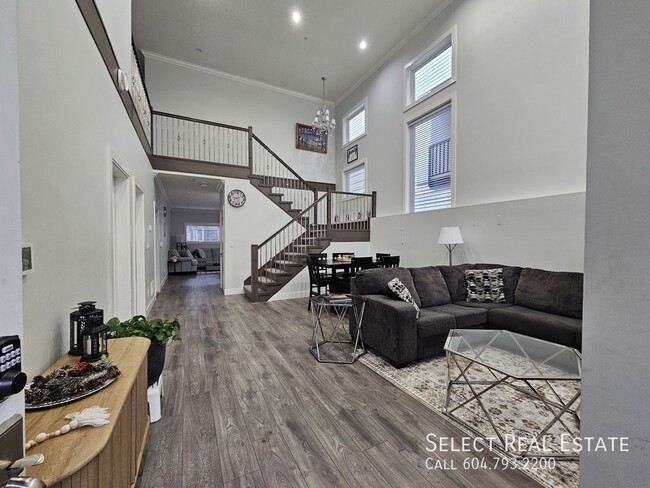 8512 Forest Gate Dr in Chilliwack, BC - Building Photo - Building Photo