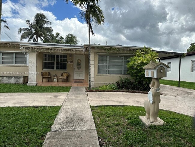 6420 SW 18th Terrace in Miami, FL - Building Photo - Building Photo