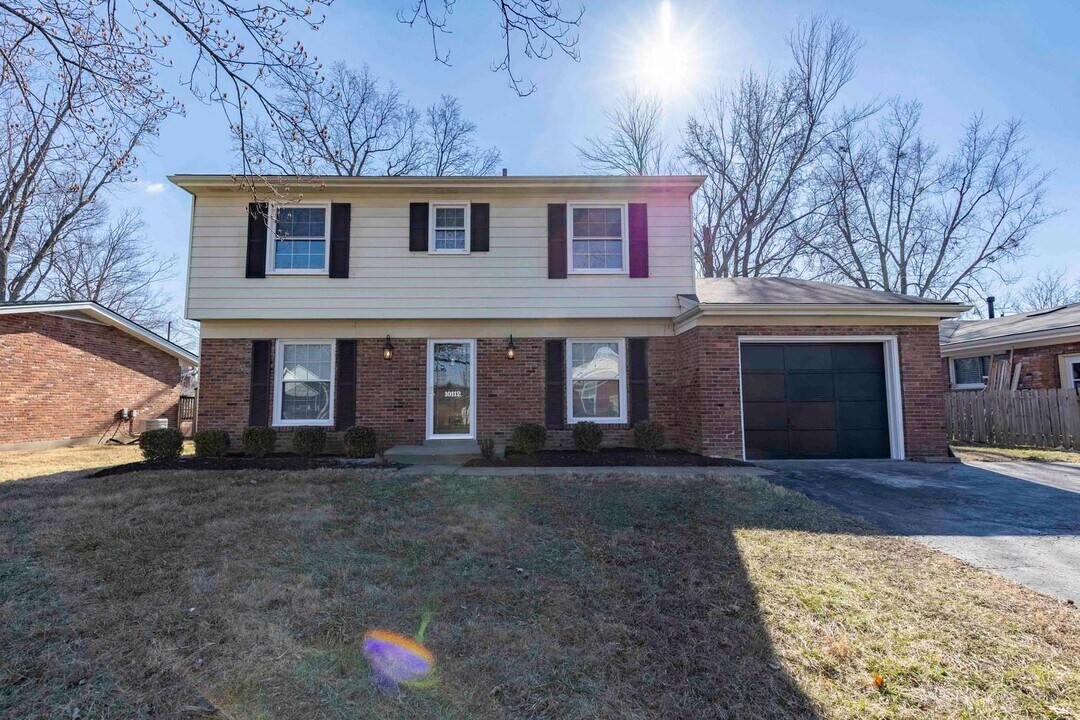 10112 Radford Rd in Louisville, KY - Building Photo