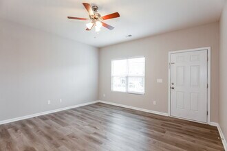 1132 Aprilia Ln in Dallas, NC - Building Photo - Building Photo