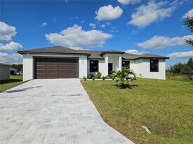 13404 Cedar City Ave in Port Charlotte, FL - Building Photo