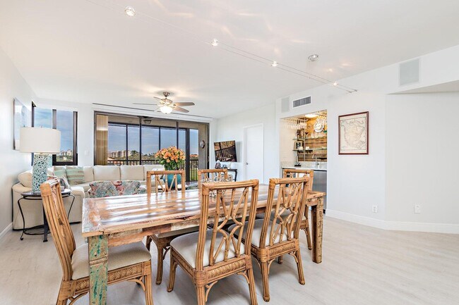 16940 W Bay Dr in Jupiter, FL - Building Photo - Building Photo