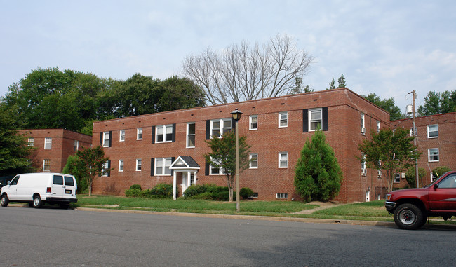 1210 N Kenilworth St in Arlington, VA - Building Photo - Building Photo