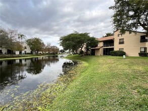 3717 Cocoplum Cir in Coconut Creek, FL - Building Photo - Building Photo