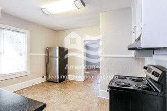 213 S 7th St in Easley, SC - Foto de edificio - Building Photo