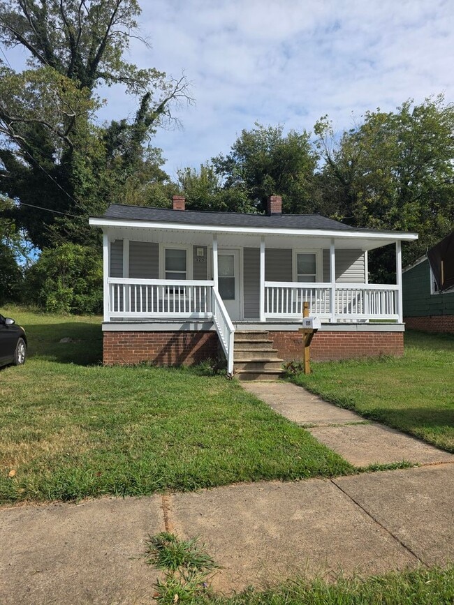 325 W Twenty-Third St
