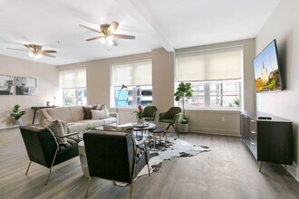 144 Elk Pl in New Orleans, LA - Building Photo - Building Photo