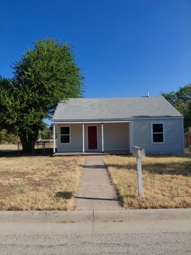 property at 1001 SE 19th St