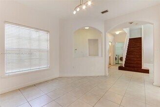 5549 NW 113th Ct in Doral, FL - Building Photo - Building Photo