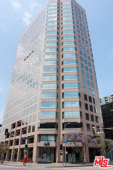 property at 801S S Grand Ave