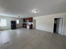 1711 Fillmore St in Hollywood, FL - Building Photo