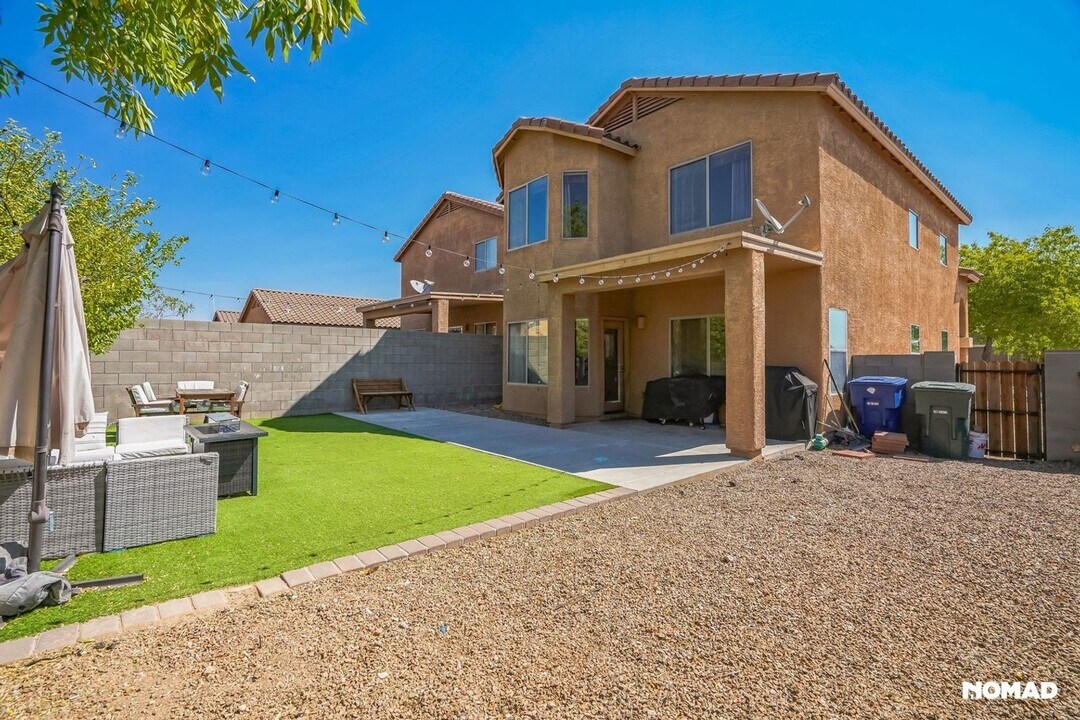 8392 S Egyptian Dr in Tucson, AZ - Building Photo