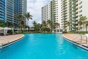 3001 S Ocean Dr in Hollywood, FL - Building Photo - Building Photo