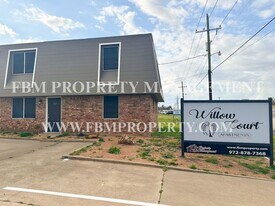 825 Tehuacana Hwy in Mexia, TX - Building Photo