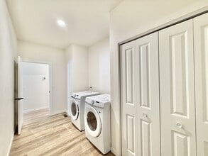 3018 Mineral Point Ave in Janesville, WI - Building Photo - Building Photo