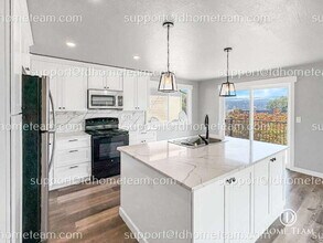 405 Maple Ave NW in Renton, WA - Building Photo - Building Photo
