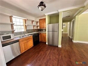 717 Barbara Dr in San Marcos, TX - Building Photo - Building Photo
