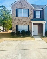 6078 Oak Bend Ct in Riverdale, GA - Building Photo