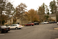 1513 E Franklin St in Chapel Hill, NC - Foto de edificio - Building Photo