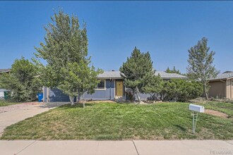 13010 Lowell Ct in Broomfield, CO - Foto de edificio - Building Photo