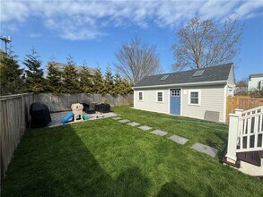 30 E Bowery St in Newport, RI - Building Photo - Building Photo