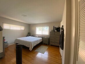 314 E Hoover Ave in Orange, CA - Building Photo - Building Photo