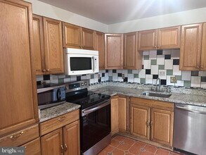 12150 Turnstone Ct in Silver Spring, MD - Building Photo - Building Photo