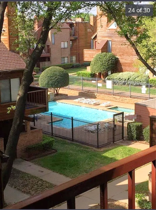 2314 Bamboo Dr, Unit I303 in Arlington, TX - Building Photo