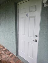 3260 NE 19th Ave in Oakland Park, FL - Building Photo