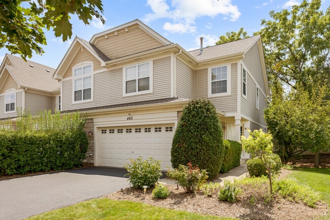 460 Vaughn Cir in Aurora, IL - Building Photo - Building Photo