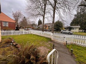 2014 E St in Vancouver, WA - Building Photo - Building Photo