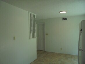 1435 Atlanta Dr in Daytona Beach, FL - Building Photo - Building Photo