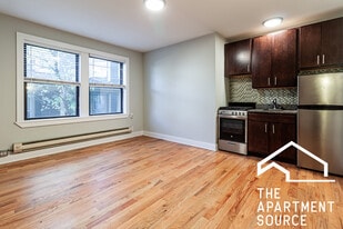 4546 N Damen Ave in Chicago, IL - Building Photo