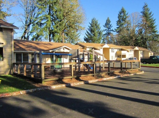 Gable Park in Saint Helens, OR - Building Photo