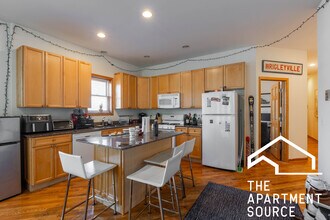2743 N Southport Ave, Unit 1N in Chicago, IL - Building Photo - Building Photo