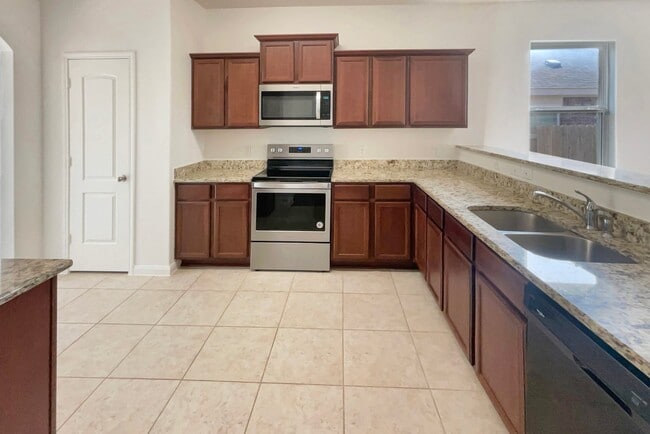 163 Kennedy Dr in Venus, TX - Building Photo - Building Photo