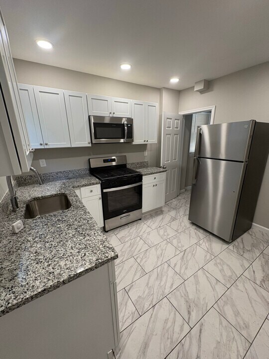 2254 Cecil Ave in Baltimore, MD - Building Photo