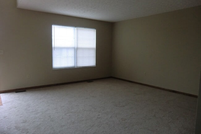 7540 Auburn Trce in Troy, IL - Building Photo - Building Photo