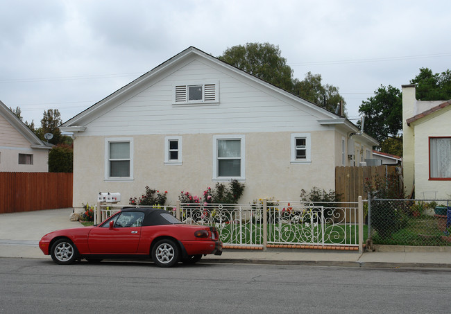 93-95 W Flint St in Ventura, CA - Building Photo - Building Photo