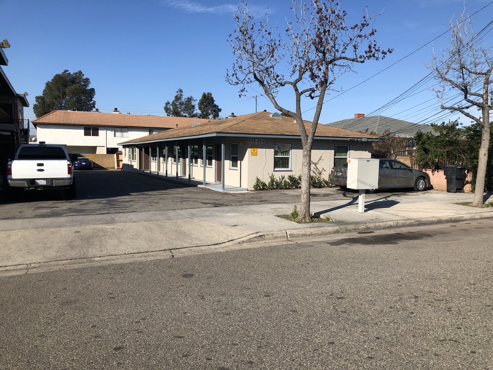 858 N Olive St in Orange, CA - Building Photo