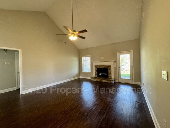 16 Vineyard Dr in Phenix City, AL - Building Photo - Building Photo