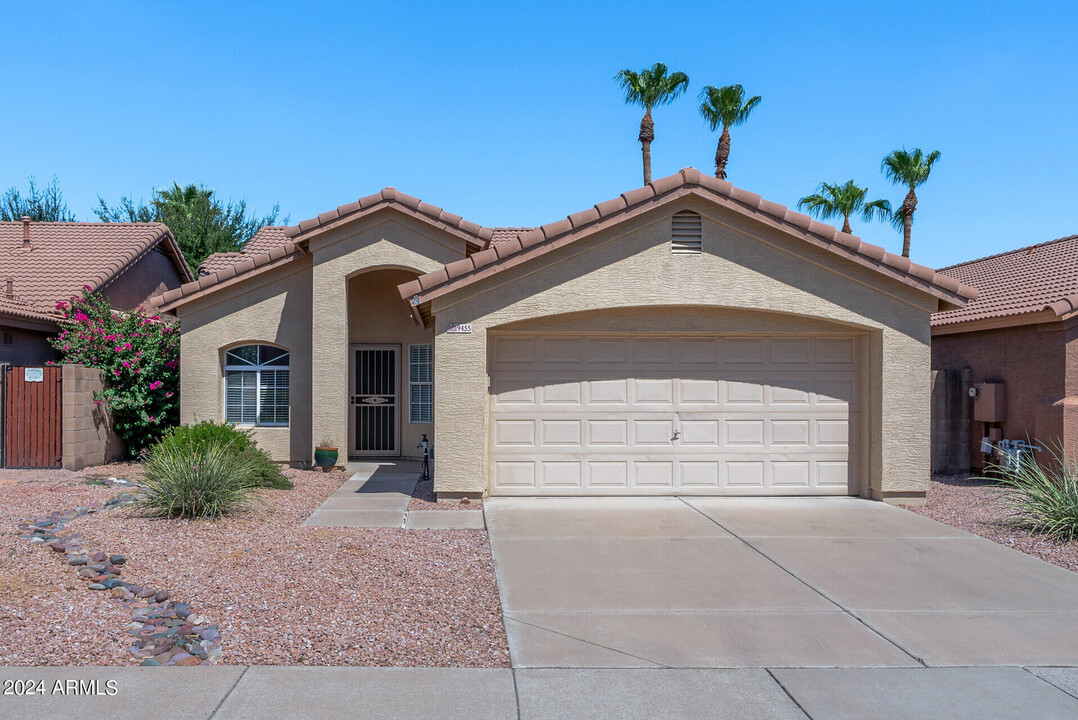 19455 N 33rd St in Phoenix, AZ - Foto de edificio